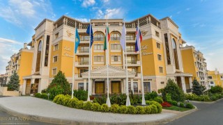 Трехкомнатная квартира в комплексе Вилла Флоренция (Villa Florence), Святой Влас