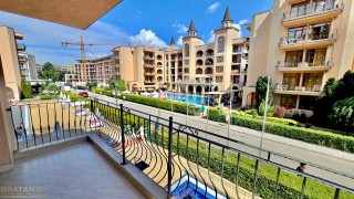 Двухкомнатная квартира в комплексе Палацо (Palazzo), Солнечный берег 